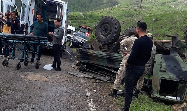 Çıldır'da askeri araç kaza yaptı