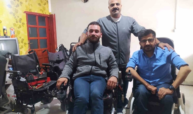 Engelli genç, kendisi gibi engelli olanlara umut oluyor