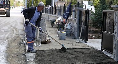 Kaldırım yenileme çalışmaları devam ediyor