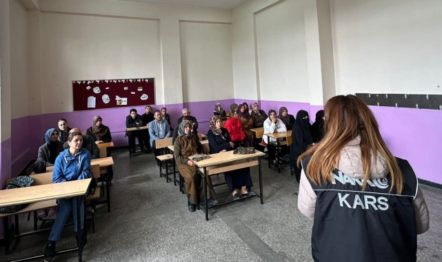 Narkotik ekipleri anne ve anne adaylarını bilgilendirdi