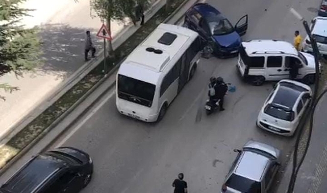 Tatvan'da zincirleme kaza: 3 yaralı