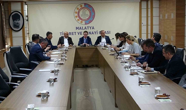 AB Büyükelçisi'ne depremin ekonomiye verdiği zarar anlatıldı