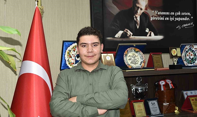 LGS Türkiye birincisi başarısını depremde ölen arkadaşlarına armağan etti