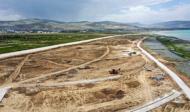 Sahil yolunda hummalı çalışma devam ediyor