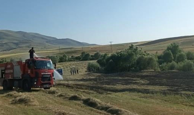 Ağrı'da bir tarla küle döndü