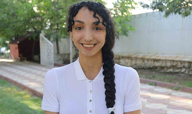 YKS'de Türkiye 138'ncisi Bitlis'ten Elif Melike Çağatay oldu