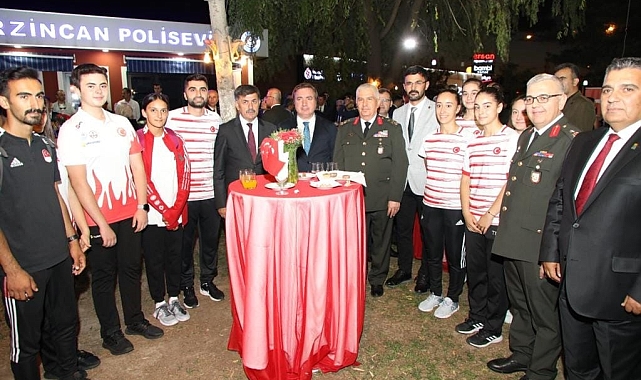 Erzincan'da 30 Ağustos Zafer Bayramı dolayısıyla resepsiyon düzenlendi