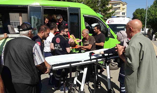 Minibüslerin çarpıştığı kazada can pazarı