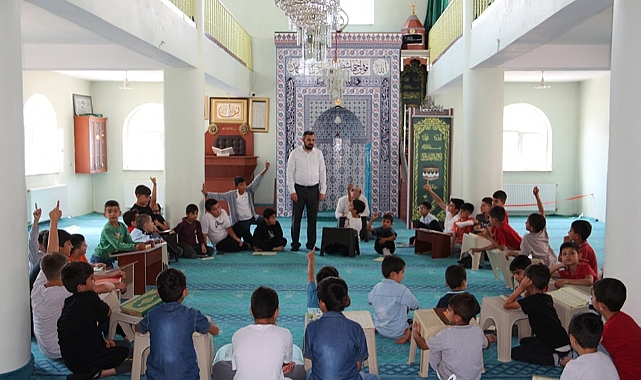Yaz Kur’an Kursları Ağrı’da da büyük coşkuyla devam ediyor.