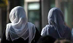 Başörtülü öğrencinin kaydını yapmayan müdüre cezası
