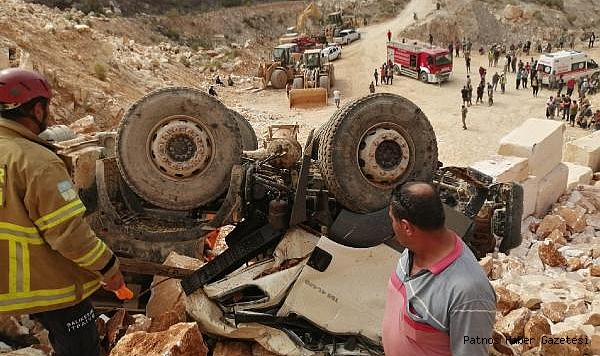 Feci Kaza! Uçuruma Devrilen Kamyon 2 Can Aldı