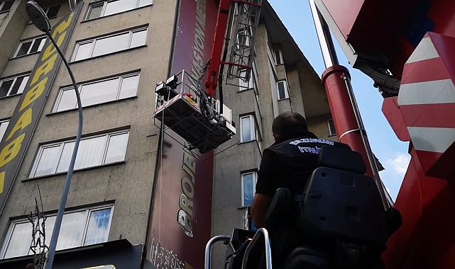İtfaiyeden tabela operasyonu, faciadan dönüldü
