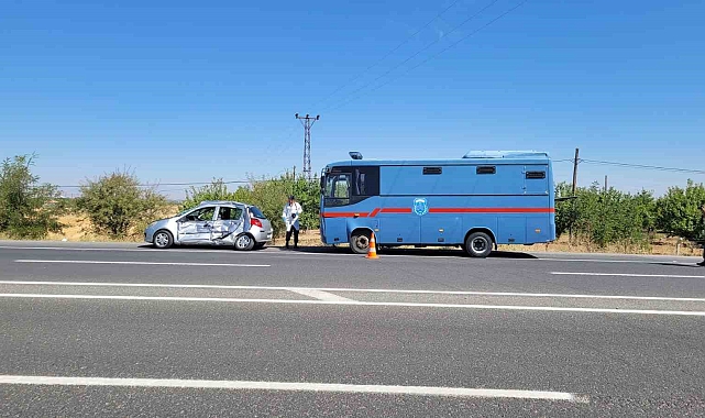 Son Dakika... Cezaevi nakil aracı Kaza Yaptı: 1 Ölü 4 Yaralı