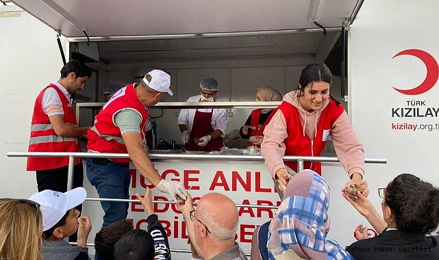Türk Kızılayı Ağrı Şubesinden sıcak helva ikramı