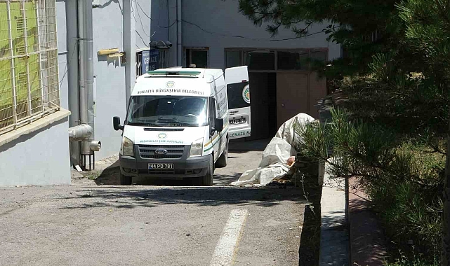 27 yaşındaki genç, göğsünden silahla vurulmuş halde bulundu