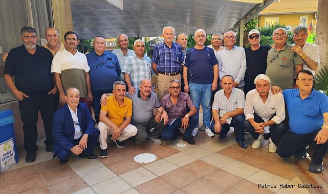 Patnos'ta 42 yıl önce birlikte askerlik yapan arkadaşlar bir araya gelip emekli yarbaya tekmil verdiler