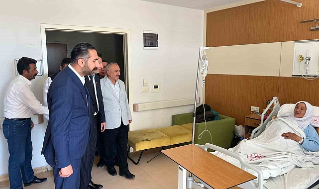 AK Parti Ağrı Merkez İlçe Başkanı Ömer Tahtalı, hastaları ziyaret etti