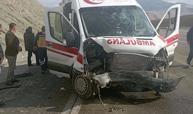 Ambulans Yoldan Çıktı: 4 yaralı