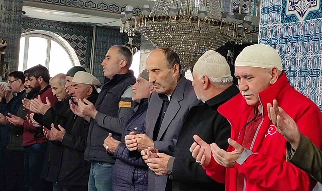Ardahan'da İsrail'in Gazze'deki hastaneye saldırısı protesto edildi