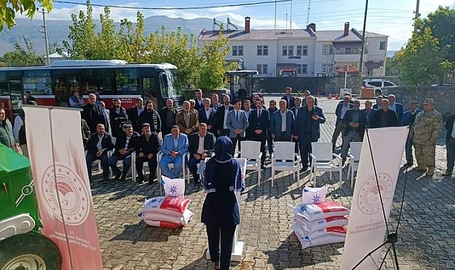 Bitlis'te çiftçilere 60 ton ekmeklik buğday tohumu dağıtıldı