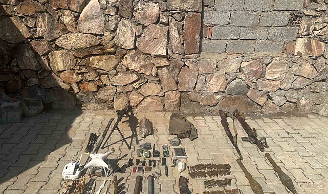 Bitlis'te terör operasyonu, çok sayıda mühimmat ele geçirildi