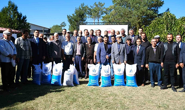 Çiftçilere Buğday Tohumu Dağıtıldı