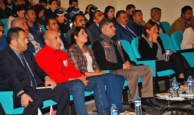 Doğubayazıt Belediyesi "Ansızın Gelen Afet, Deprem" temalı konferans verdi