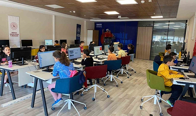 Erzincan 13 Şubat Gençlik Merkezinde minik yetenekler yetişiyor