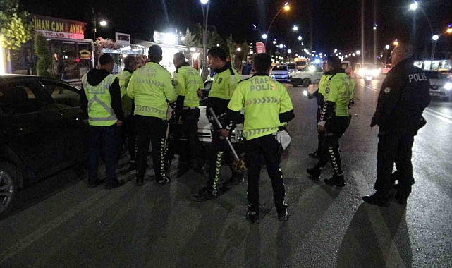 Otomobilin çarptığı yaya 30 metre savrulup hayatını kaybetti