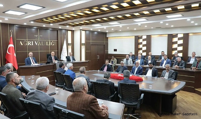 Vali Koç muhtarlarla bir araya geldi