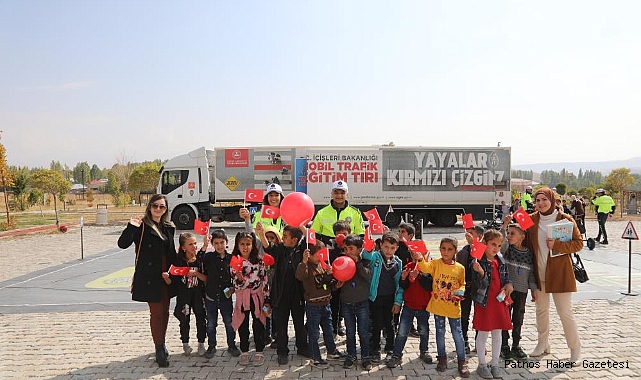 Van’da çocuklara “ Mobil Trafik Eğitim Tır” eğitimi…