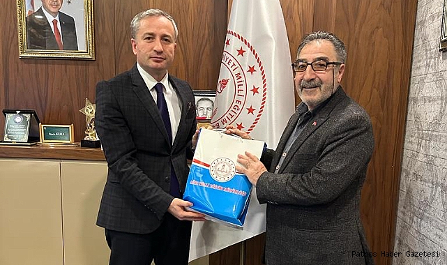 Ağrı'da 43 yıllık öğretmen emekli oldu