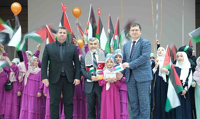 Erzincan'da Kur'an kursu öğrencilerinden Filistin'e destek