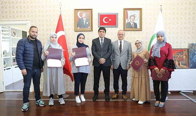 Iğdır Üniversitesinde Cezayirli araştırmacılara sertifika
