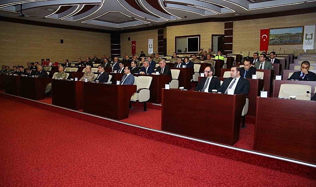 Kar ve buzla mücadele için toplandılar