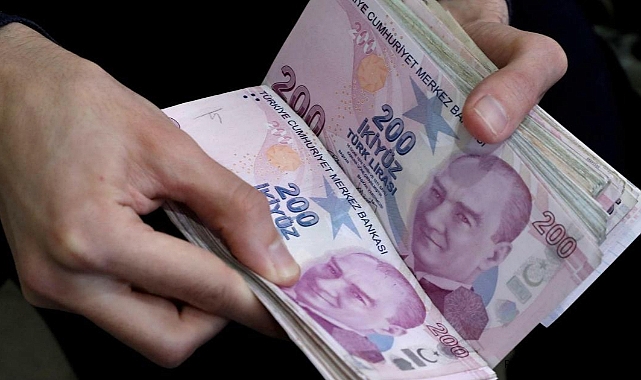 Öğrenim kredisi ve burs ödemeleri başladı