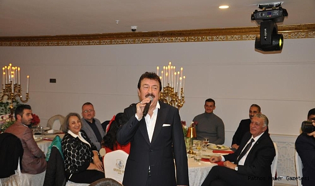 Sanatçılar öğretmenler için sahne aldı
