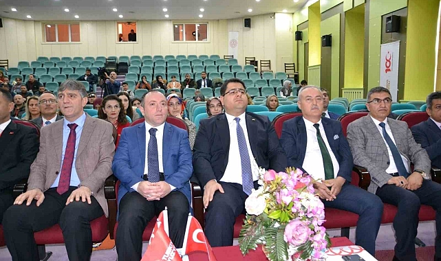 "Teknoloji ve eğitim bölgesel çalıştayı Erzurum'da düzenlendi