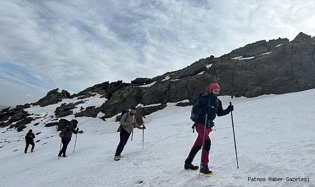 Van'da dağcılar Tendürek Dağı'na tırmandı