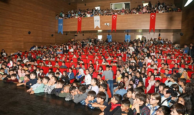 Van’da öğrencilere yönelik tiyatro etkinlikleri yoğun ilgiyle başladı