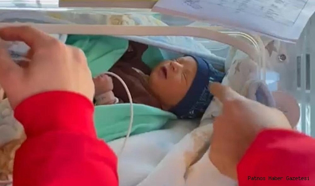 Van'da sarılık teşhisi koyulan 3 günlük bebek için helikopter ambulans havalandı