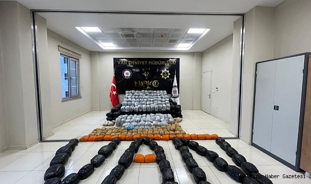 Van'da zehir tacirlerine operasyon: 1 ton 150 kilogram toz esrar ele geçirildi