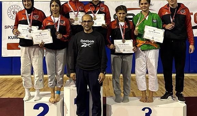 Vanlı sporculardan 10 madalya