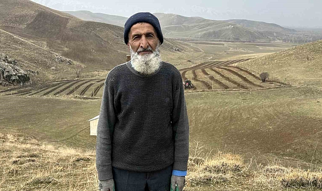 40 yıllık hayal gerçek oldu: 15 dönümlük arazisine 500 meyve fidanı dikti