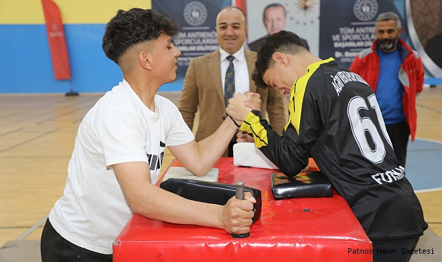 Ağrı’da Bilek Güreşi Müsabakaları Başladı