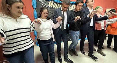 Özel öğrenciler halaylarla eğlendiler