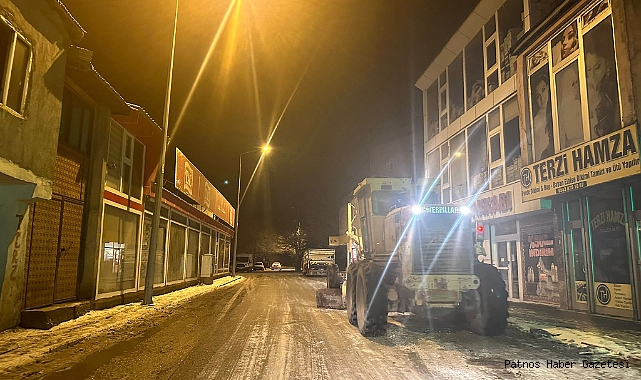 Patnos Belediyesi’nden kar temizleme çalışması