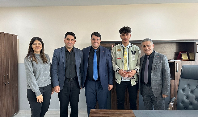 Patnos’ta “Dilimizin Zenginlikleri” projesinde dereceye giren öğrencilere hediyeleri takdim edildi