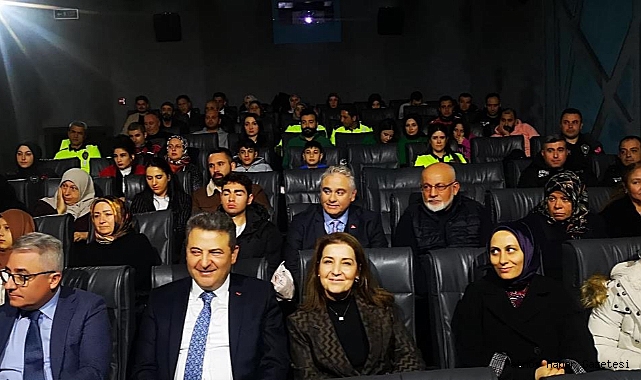 Şehit ailelerini ve gazileri duygulandıran sinema filmi