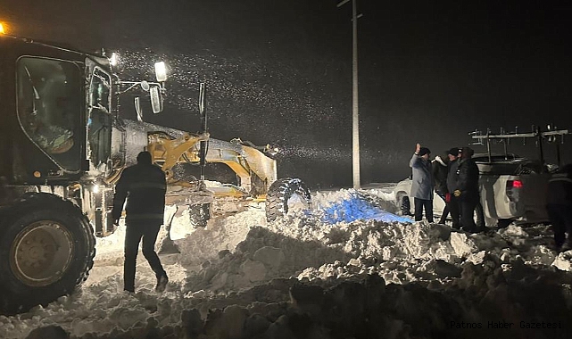 Van'da kar nedeniyle yolda mahsur kalanların imdadına belediye ekipleri yetişti